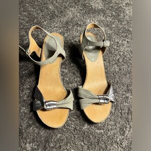 Leather Ara sandals